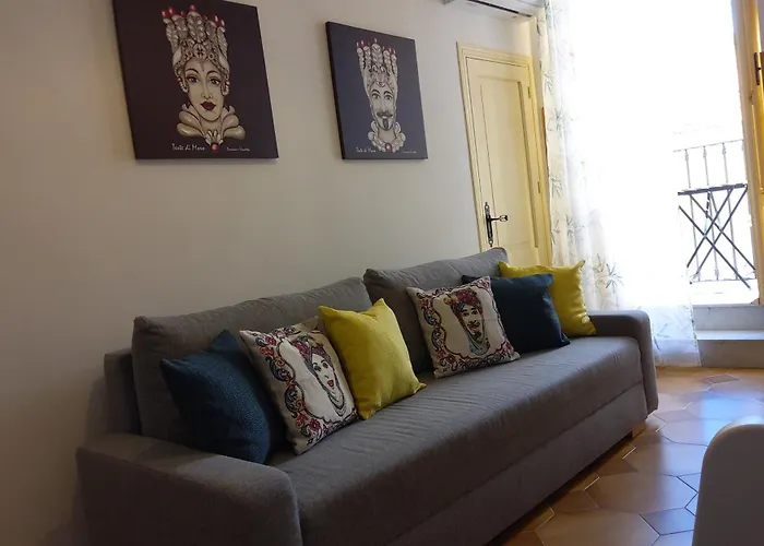 Lägenhet Dans Les Venelles Cefalù