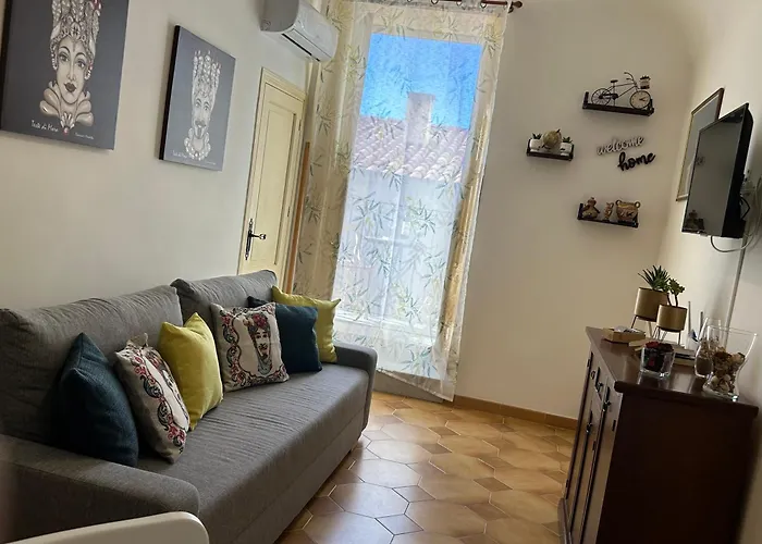 Dans Les Venelles * Cefalù