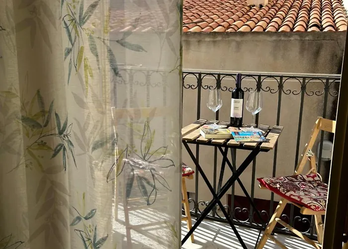 アパート Dans Les Venelles チェファル